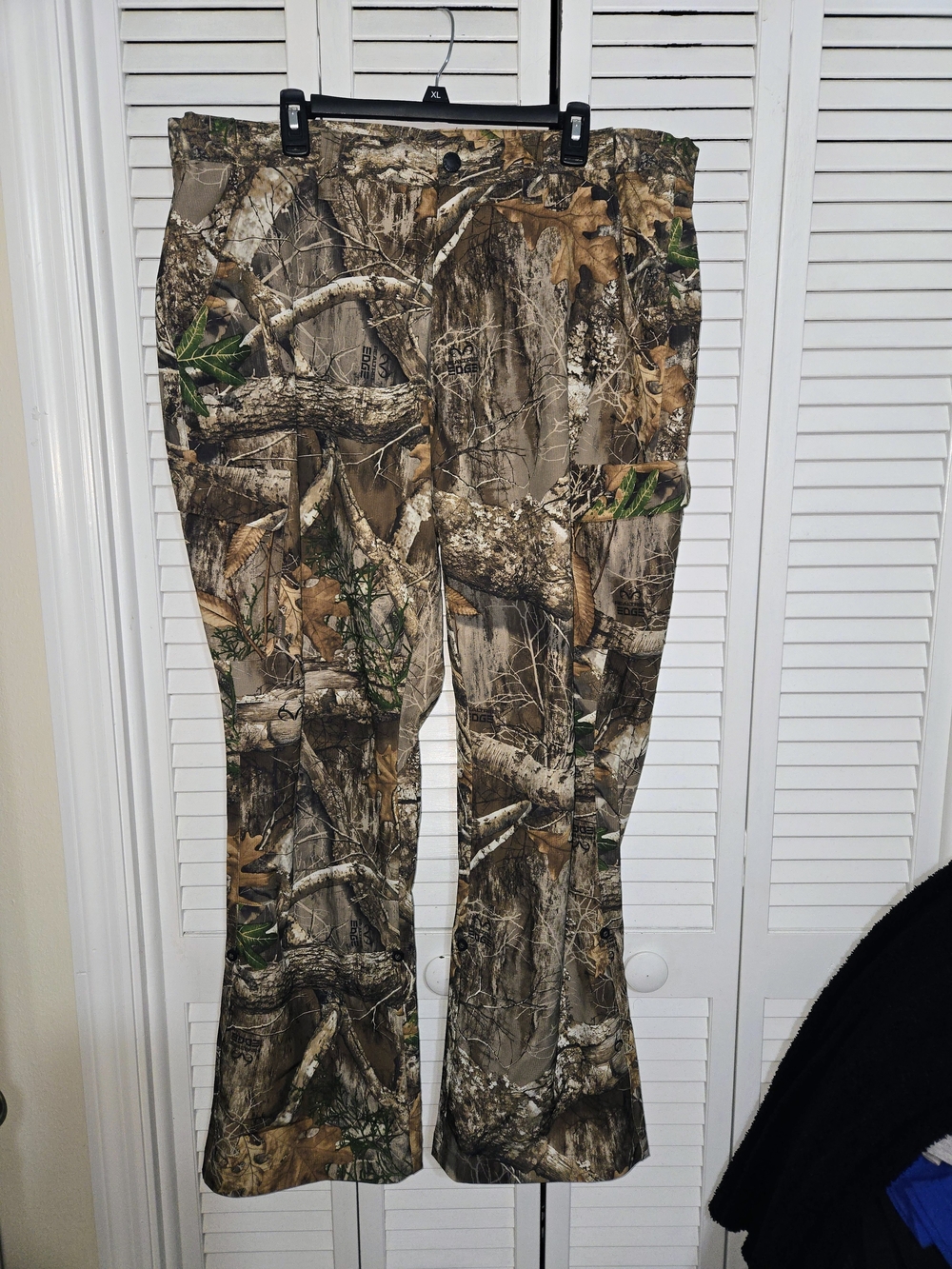 Magellan Outdoors Women's XXL Camo Roll-Up Pants - Realtree Brown/Green - Picture 2 of 16